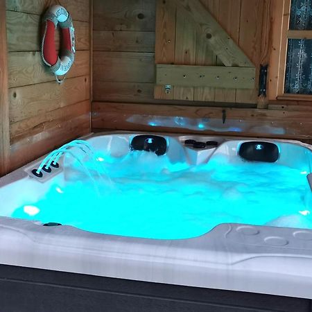 Au petit chalet avec son SPA - Escapade en amoureux ! Cruet Extérieur photo