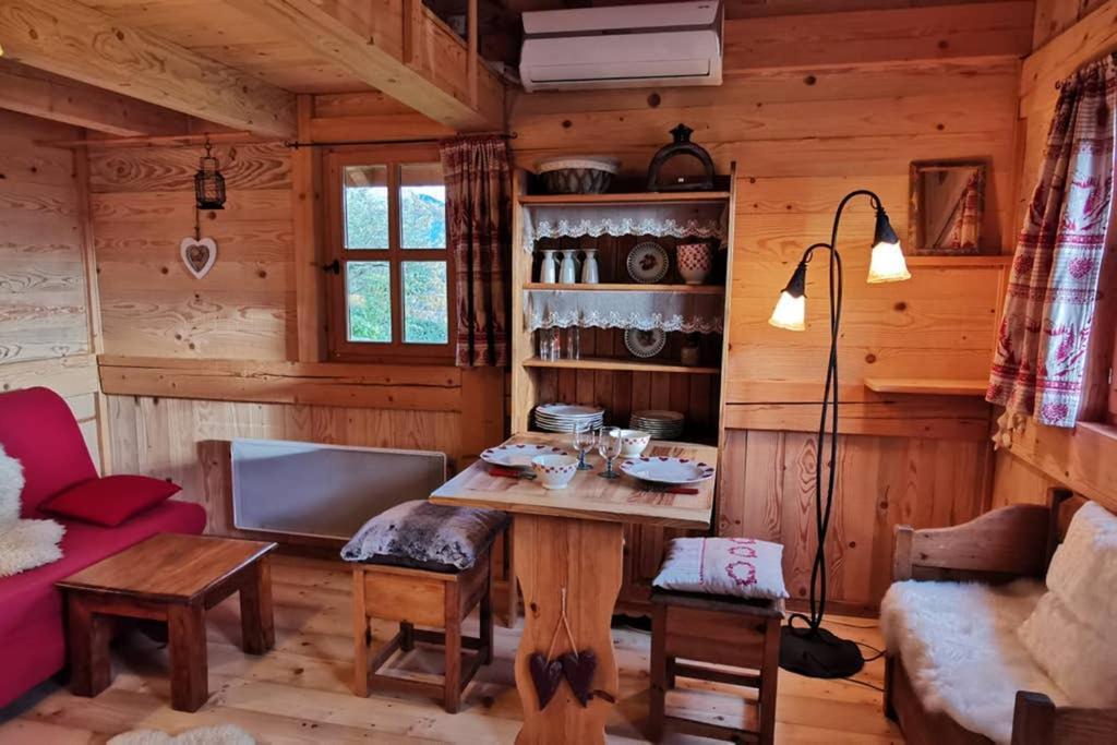 Au petit chalet avec son SPA - Escapade en amoureux ! Cruet Extérieur photo
