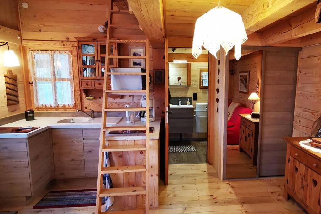 Au petit chalet avec son SPA - Escapade en amoureux ! Cruet Extérieur photo