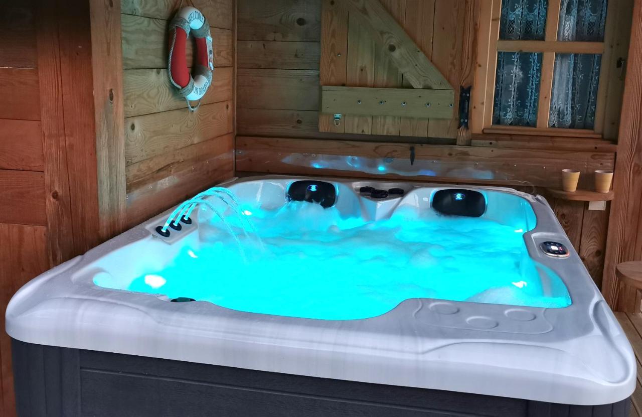 Au petit chalet avec son SPA - Escapade en amoureux ! Cruet Extérieur photo