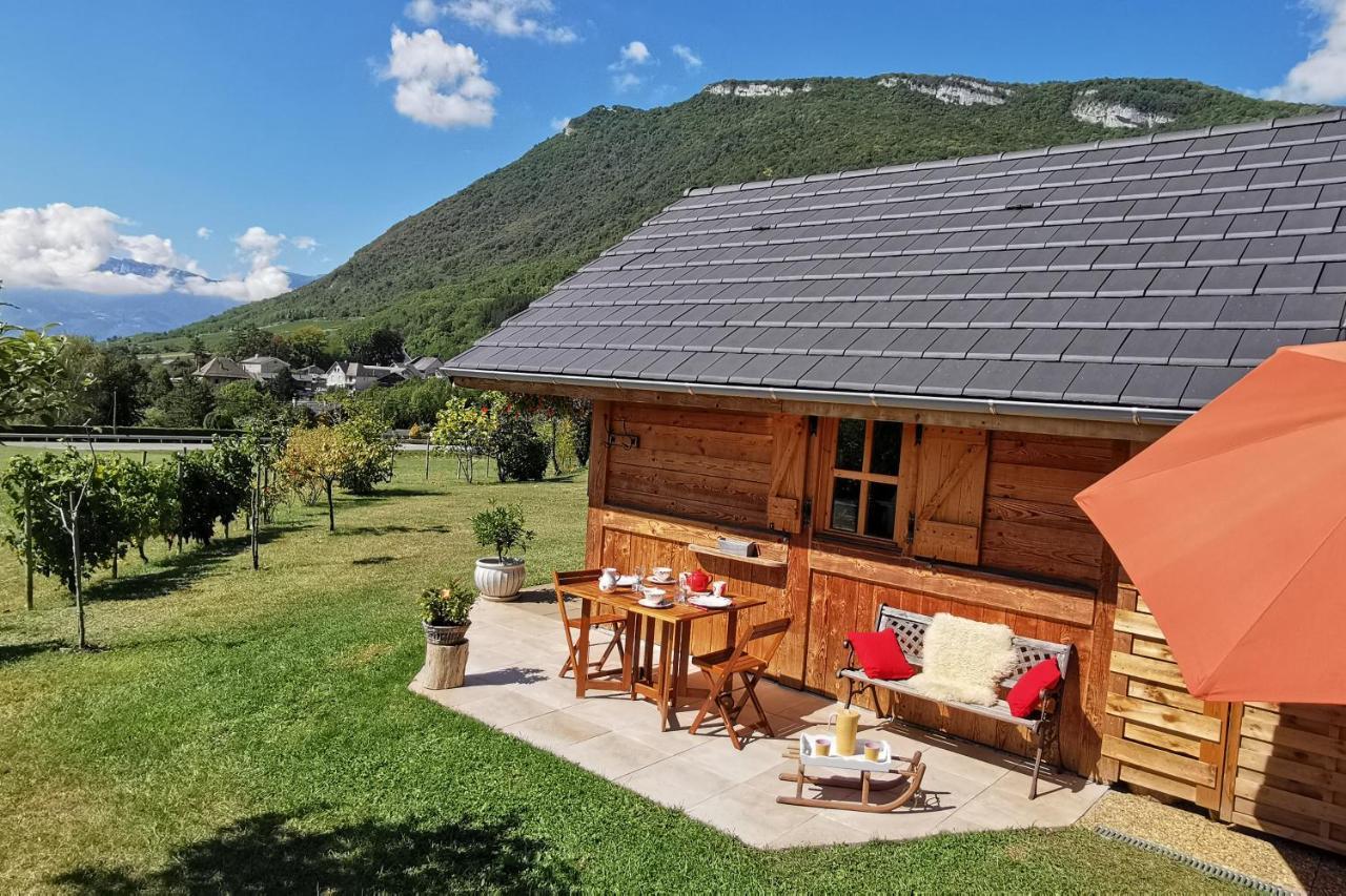 Au petit chalet avec son SPA - Escapade en amoureux ! Cruet Extérieur photo